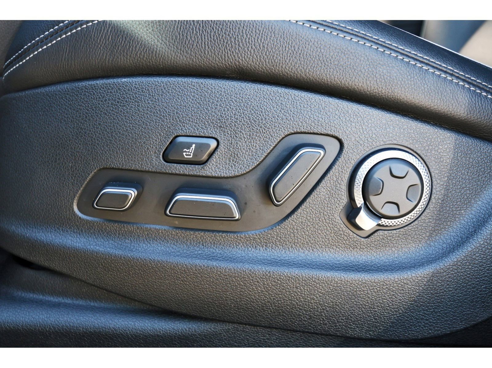 Used 2025 Genesis GV70 2.5T Sport Prestige w/ Sport Prestige Package image 29