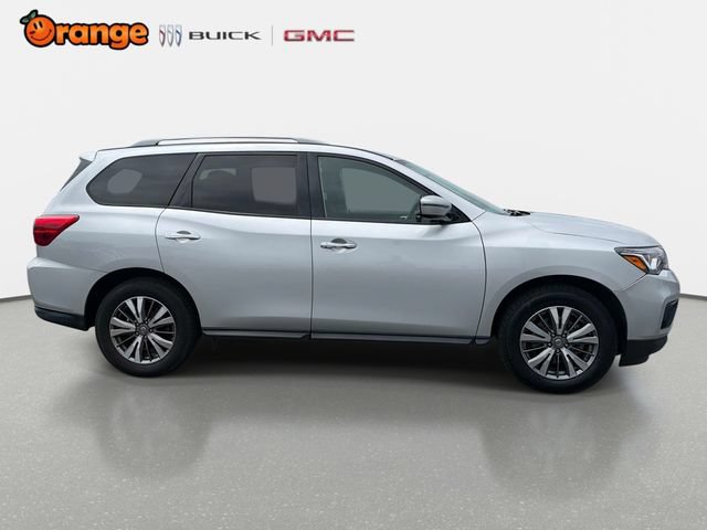 Used 2020 Nissan Pathfinder SV w/ Cargo Package FWD image 2