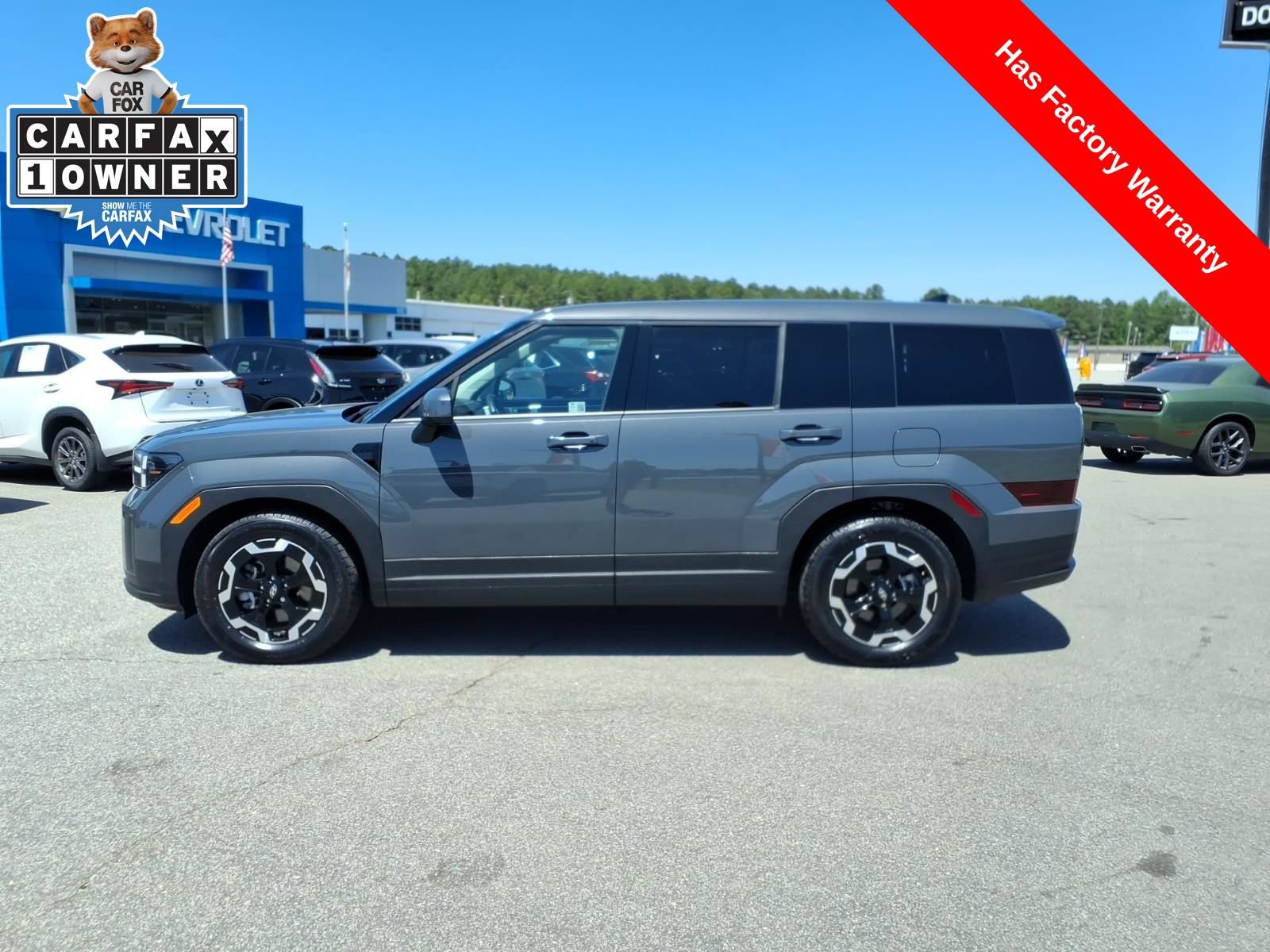 Used 2024 Hyundai Santa Fe SE FWD image 2