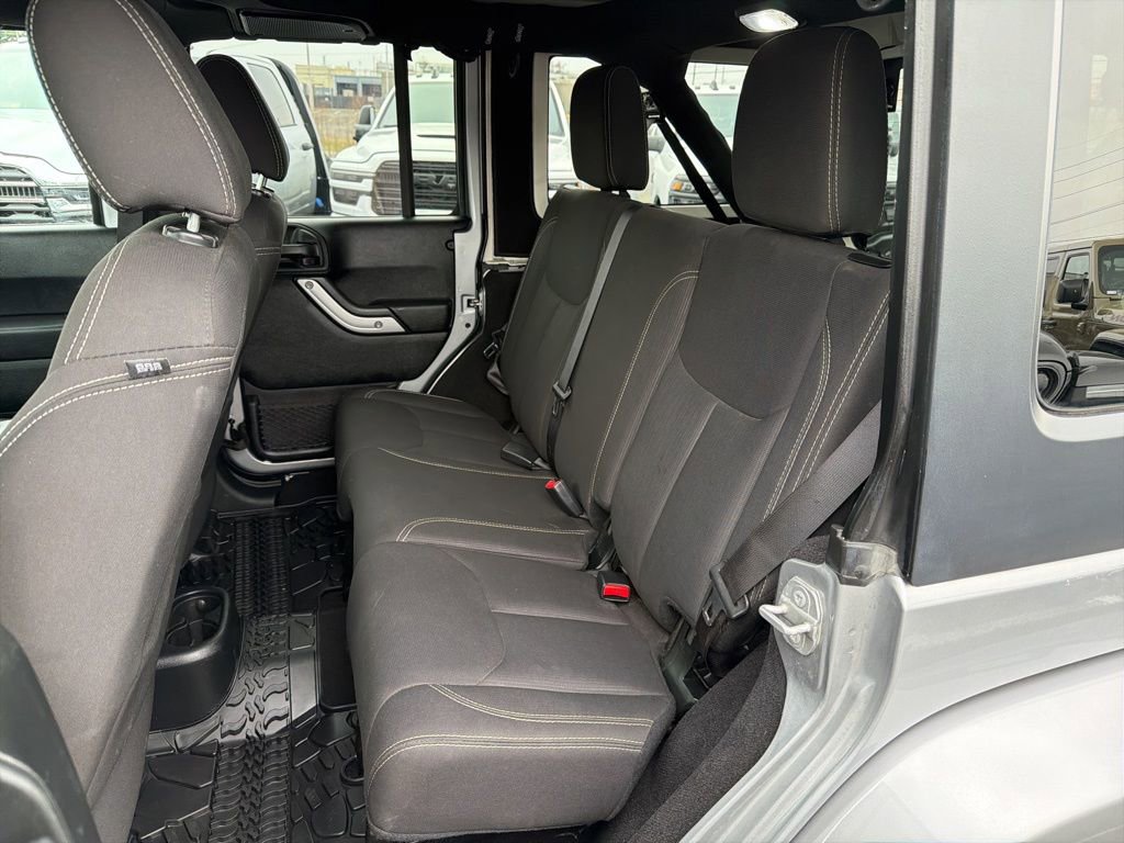 Used 2018 Jeep Wrangler Unlimited Sahara image 19