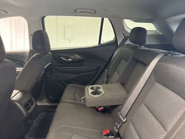 Used 2022 GMC Terrain SLE image 13