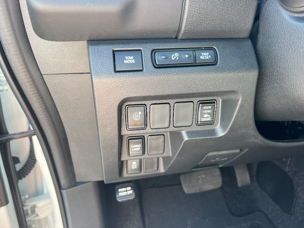 Used 2024 Nissan Frontier SL w/ Technology Package RWD image 19