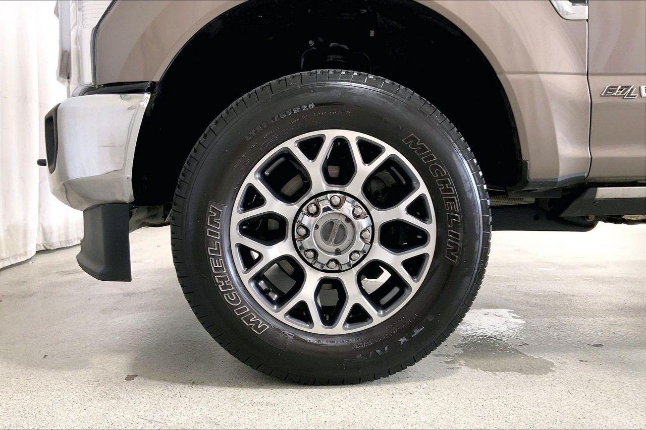 Used 2022 Ford F350 Lariat w/ Lariat Ultimate Package AWD/4WD image 8