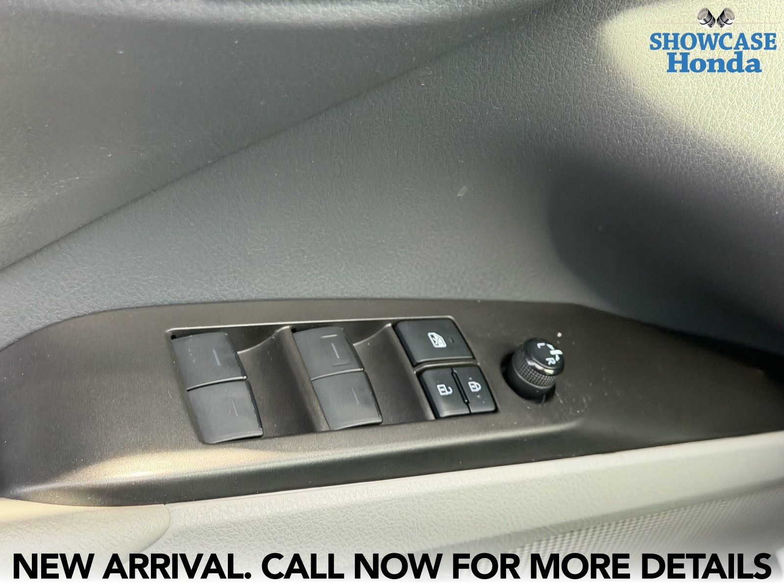 Used 2021 Toyota Camry SE w/ Carpet Mat Package (TMS) FWD image 9