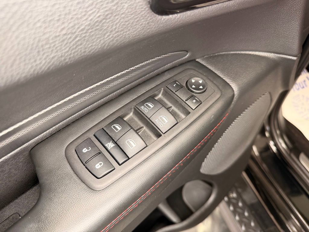 Used 2025 Dodge Durango GT AWD/4WD image 4