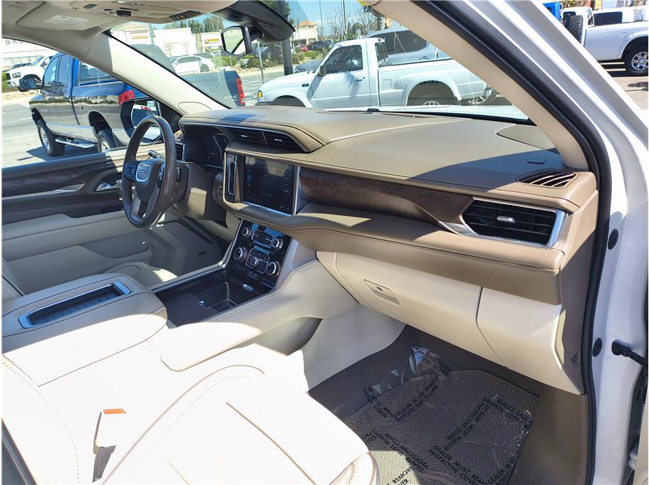 Used 2021 GMC Yukon Denali w/ LPO, Illumination Package image 13