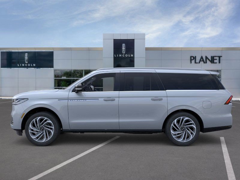 New 2025 Lincoln Navigator L Reserve image 3