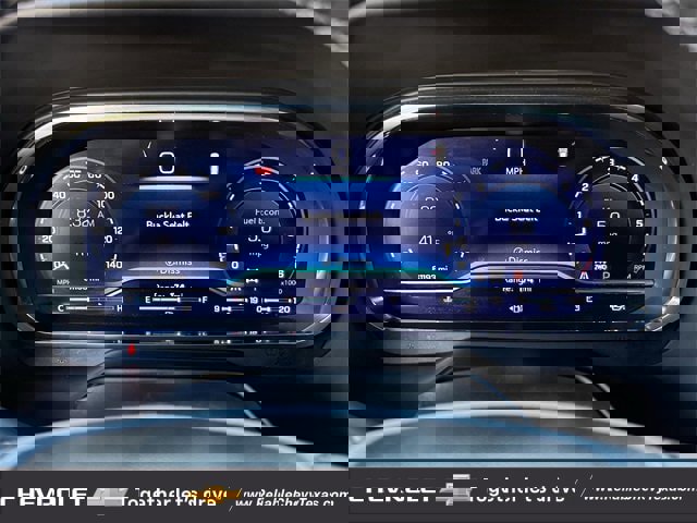 Used 2023 Chevrolet Suburban Premier image 15