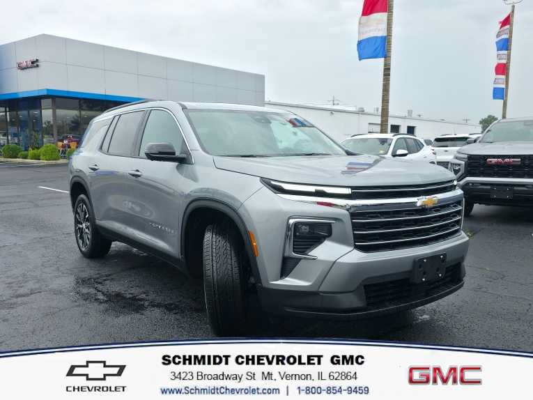 New 2026 Chevrolet Traverse LT w/ Sun and Wheel Package FWD image 3
