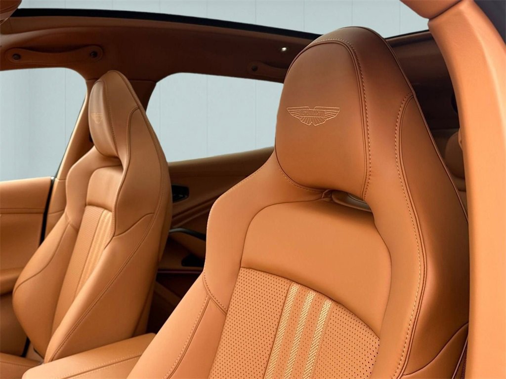 New 2026 Aston Martin DBX 707 image 34