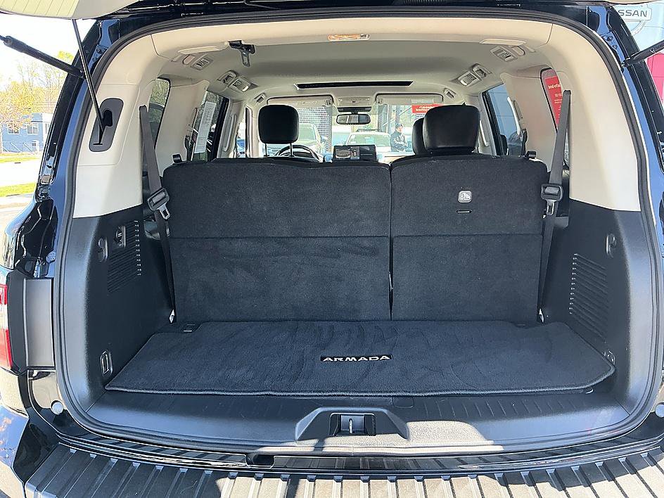 Used 2024 Nissan Armada SL image 32