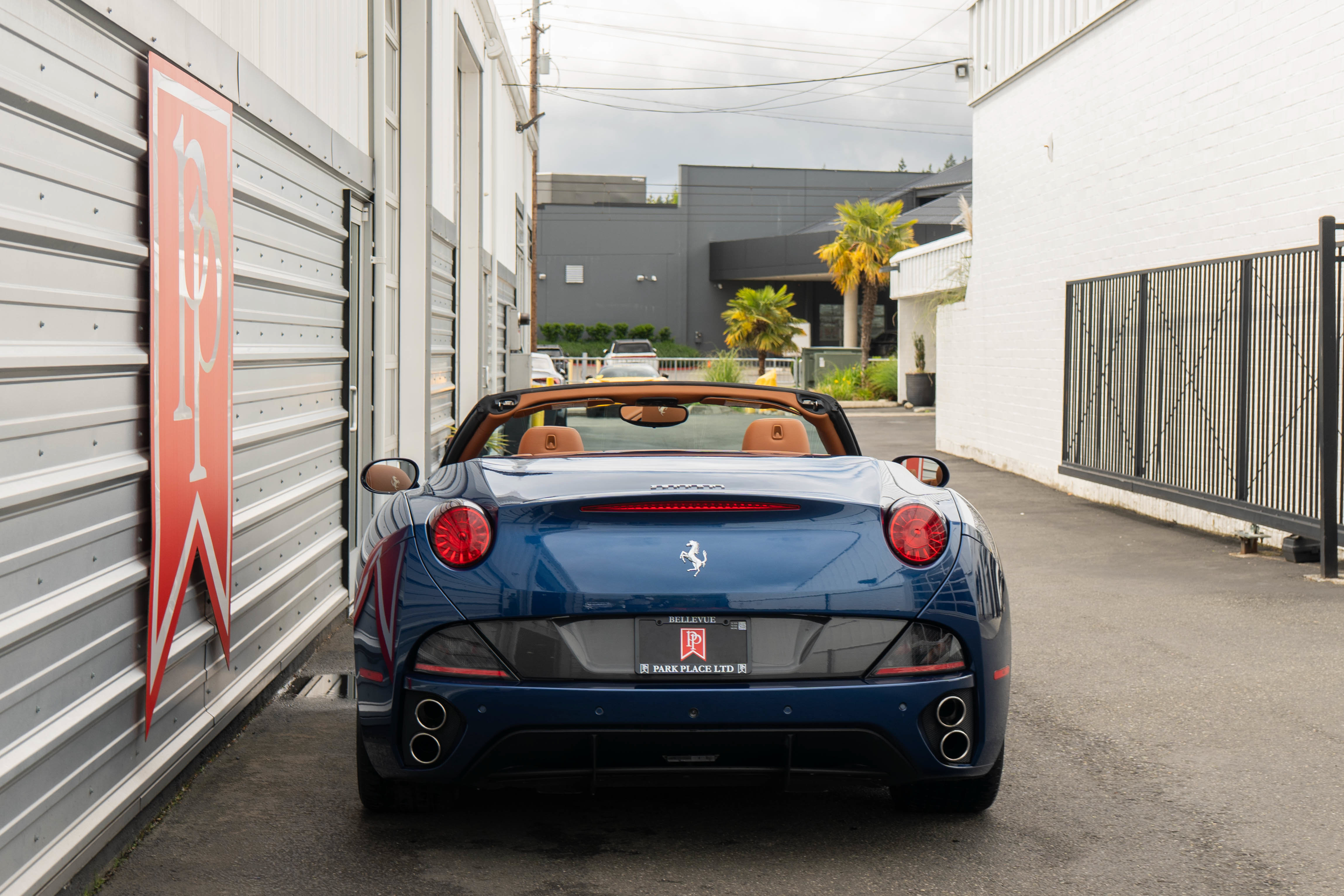 Used 2012 Ferrari California RWD image 31