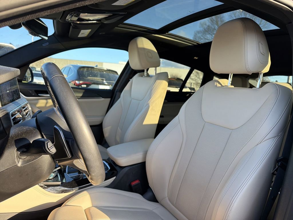 Used 2025 BMW X4 xDrive30i w/ Premium Package image 11