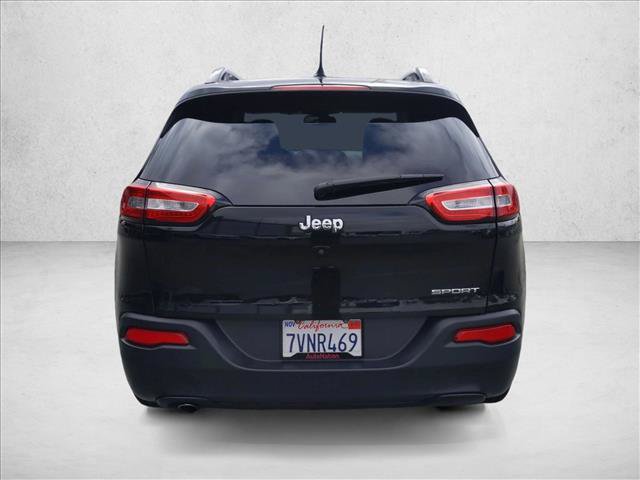 Used 2016 Jeep Cherokee Sport FWD image 7