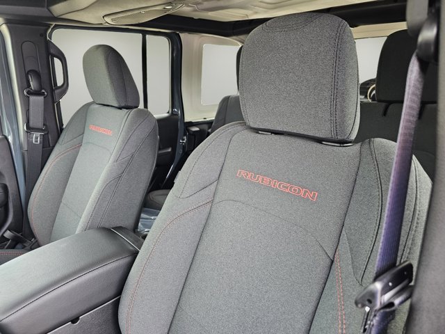 New 2025 Jeep Wrangler Unlimited Rubicon w/ XTREMEE 35" Tire Package image 18