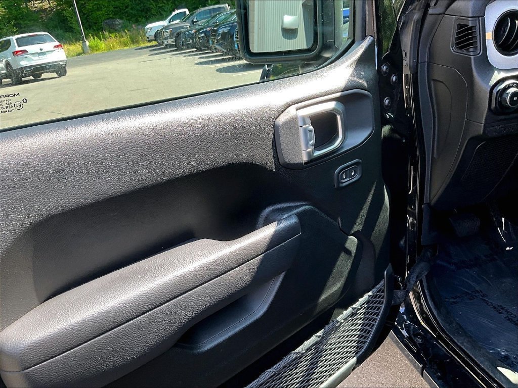 Used 2025 Jeep Wrangler Unlimited Sport AWD/4WD image 10