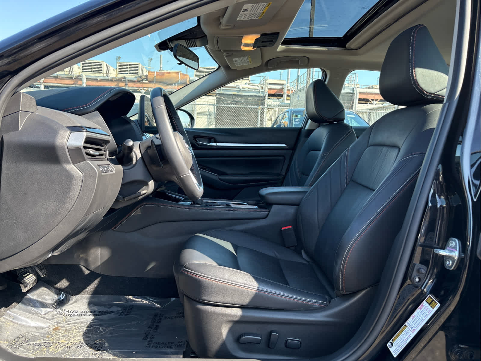 Used 2024 Nissan Altima 2.5 SR w/ SR Premium Package image 16