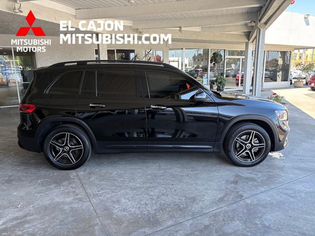 Used 2022 Mercedes-Benz GLB 250 4MATIC image 2