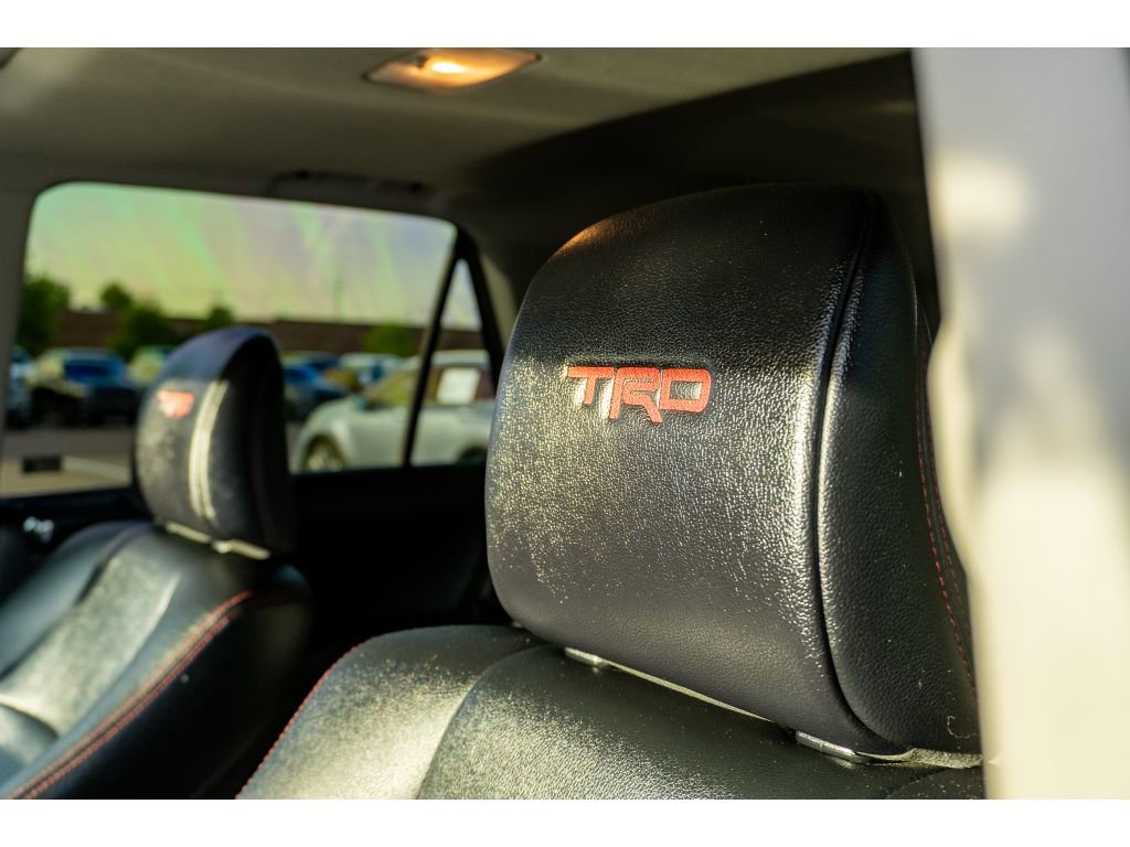 Used 2018 Toyota 4Runner TRD Off-Road Premium AWD/4WD image 13