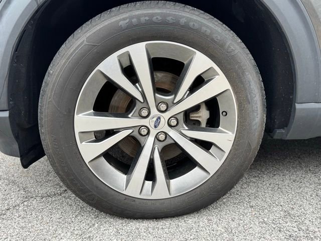 Used 2020 Ford Explorer Platinum w/ Premium Technology Package image 2