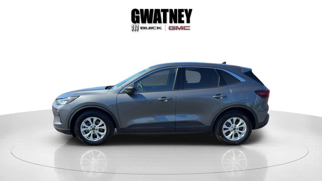 Used 2023 Ford Escape Active w/ Cold Weather Package image 4