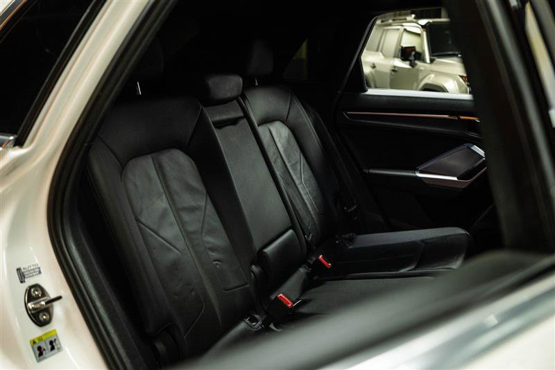 Used 2019 Audi Q3 2.0T Premium image 12