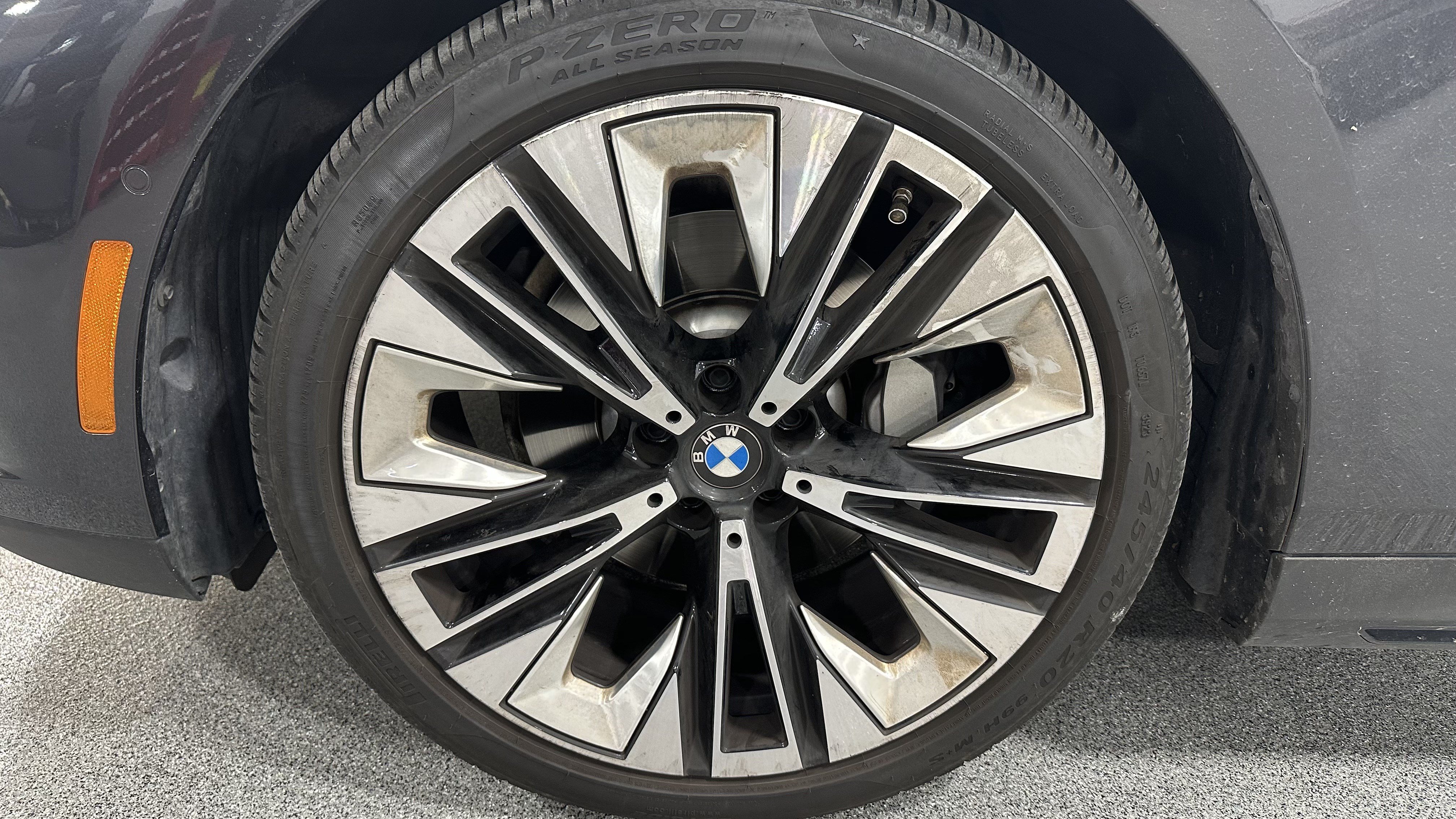 Certified 2024 BMW 530i xDrive w/ Premium Package AWD/4WD image 13