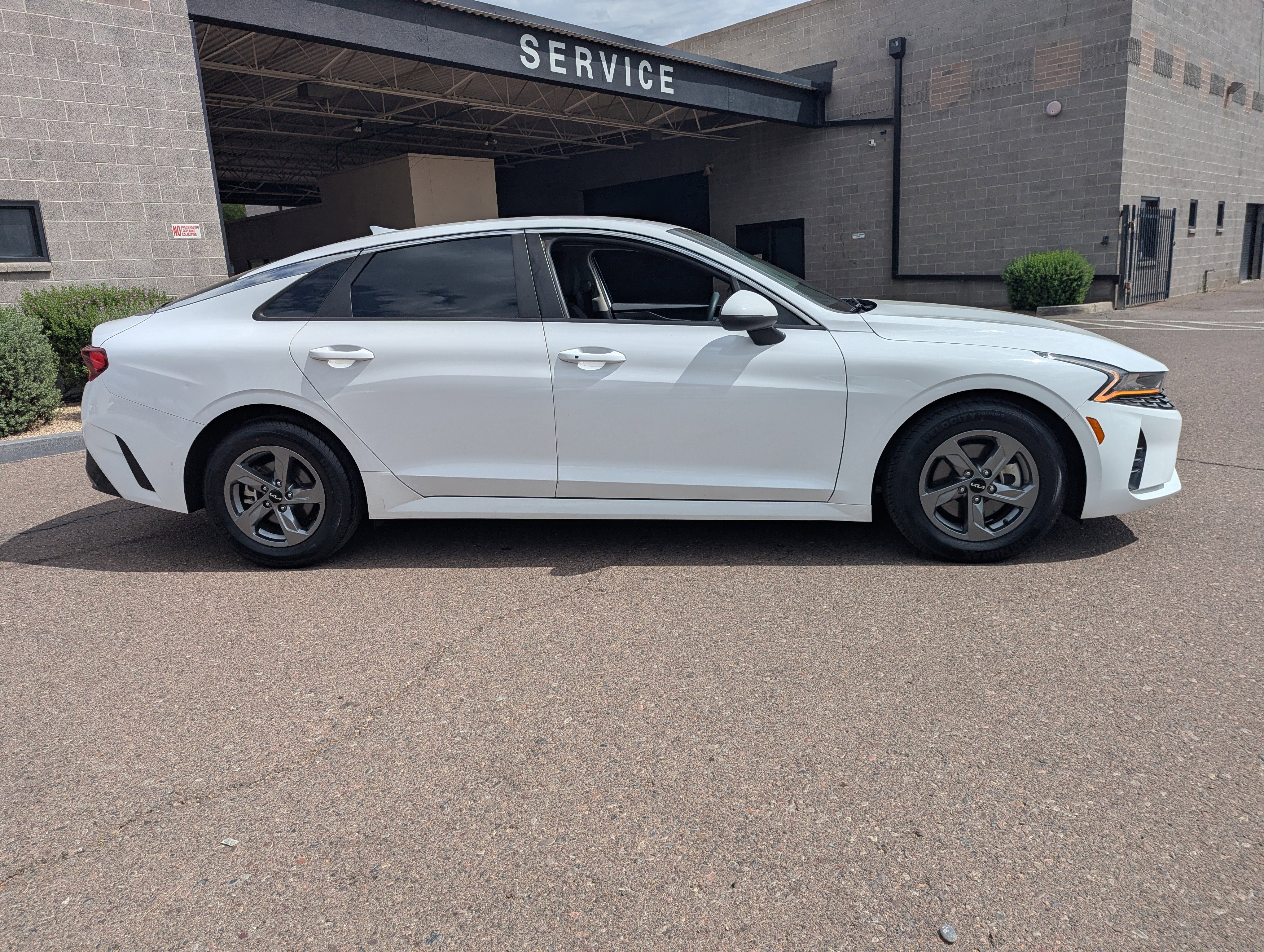 Used 2023 Kia K5 LXS FWD image 2