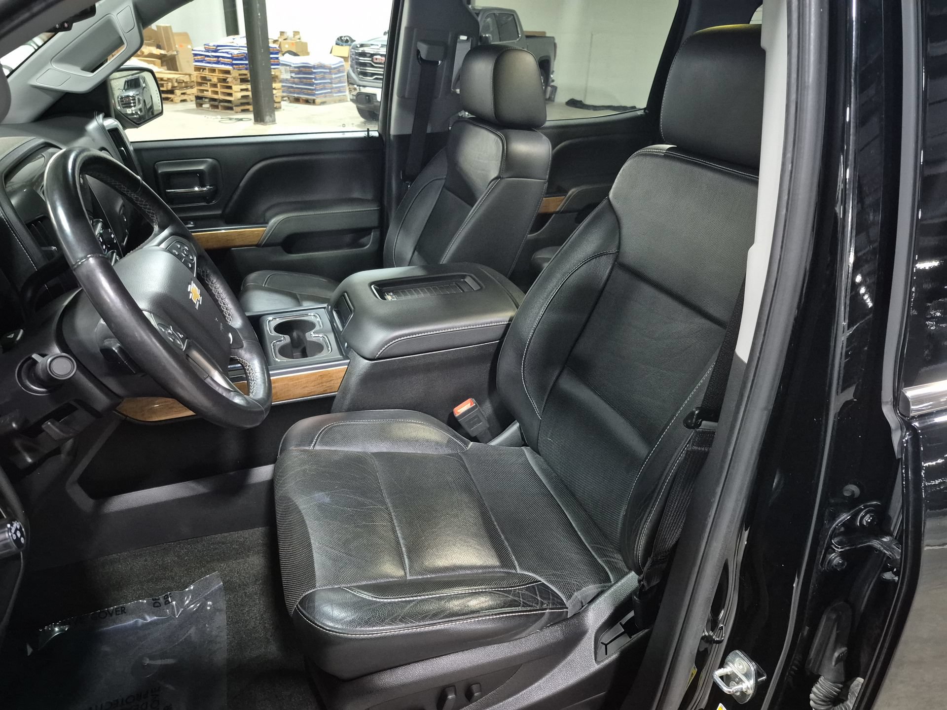 Certified 2017 Chevrolet Silverado 1500 LTZ w/ Sport Package AWD/4WD image 18