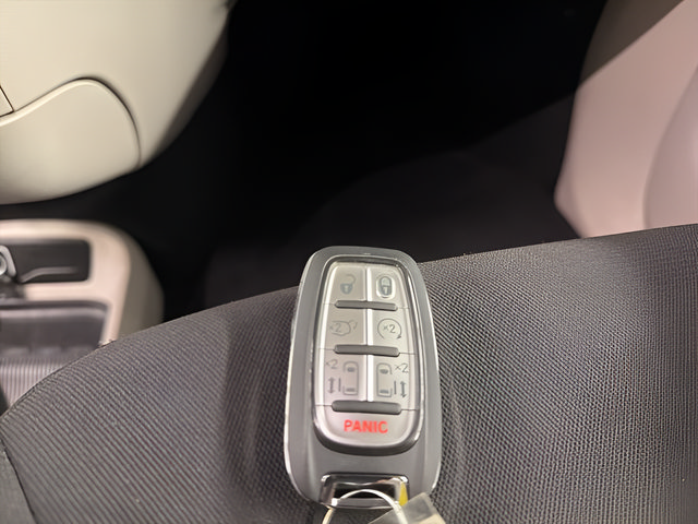 Used 2024 Chrysler Voyager LX FWD image 33
