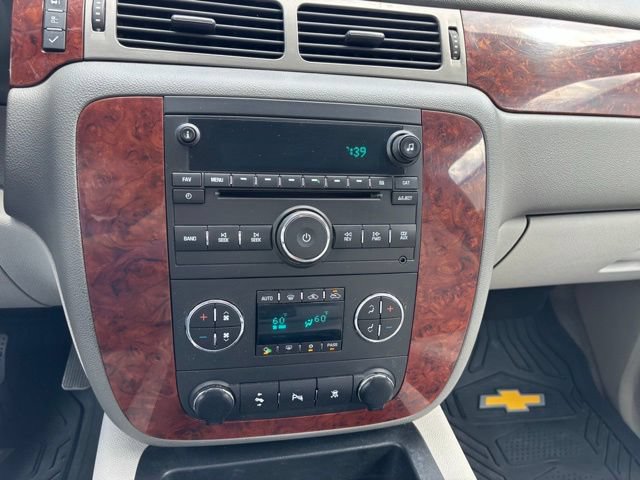 Used 2010 Chevrolet Avalanche LT w/ Luxury Package AWD/4WD image 16