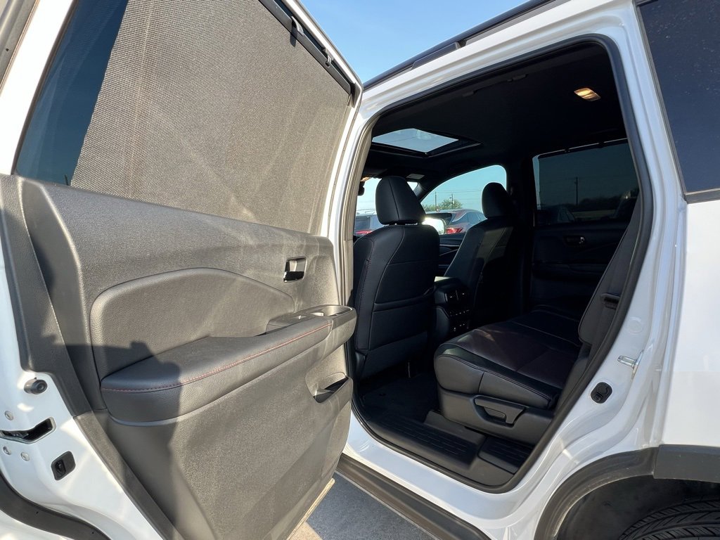 Used 2025 Honda Passport Black Edition image 30