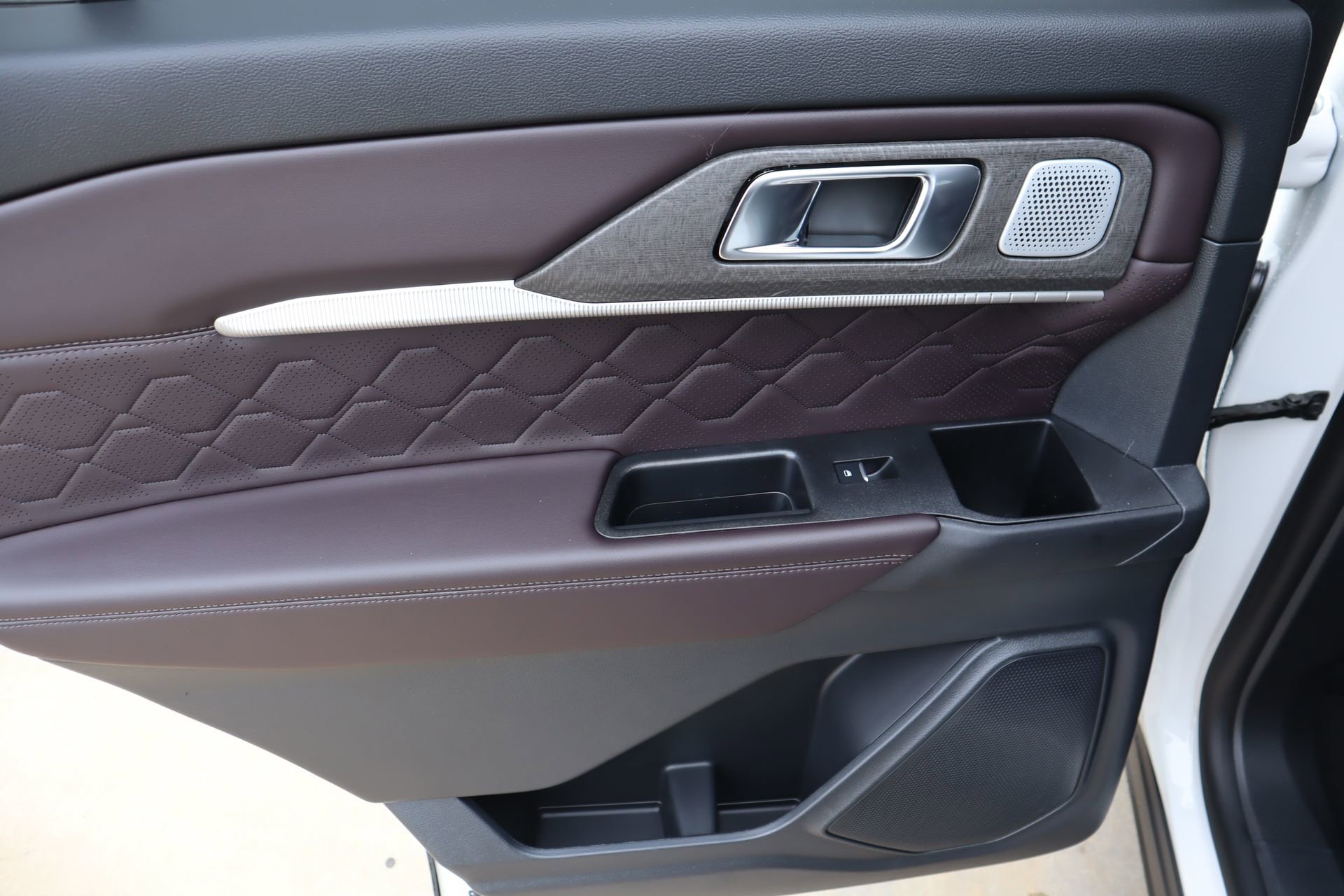 New 2026 Ford Explorer Platinum w/ LUX Leather Package AWD/4WD image 20