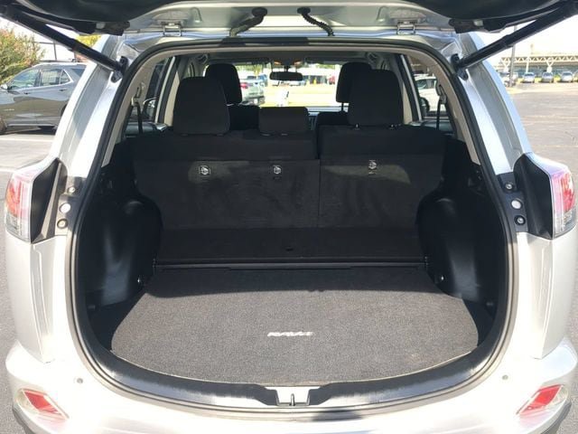 Used 2016 Toyota RAV4 XLE AWD/4WD image 12