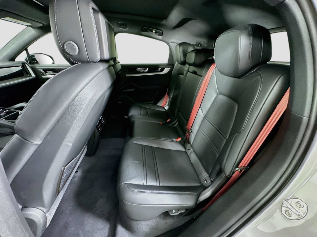 New 2026 Porsche Cayenne Coupe AWD/4WD image 23