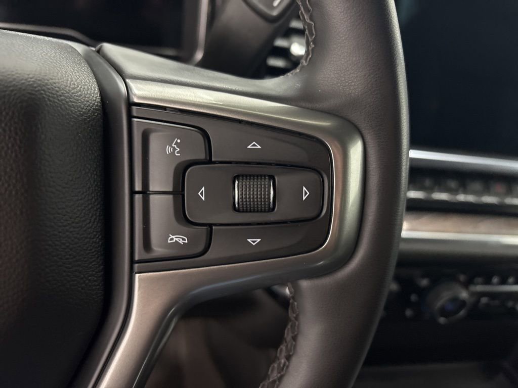 Used 2024 Chevrolet Silverado 2500 LTZ w/ LTZ Convenience Package image 28