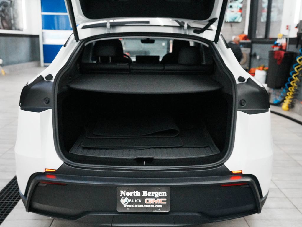 Used 2026 Tesla Model Y Long Range AWD/4WD image 32