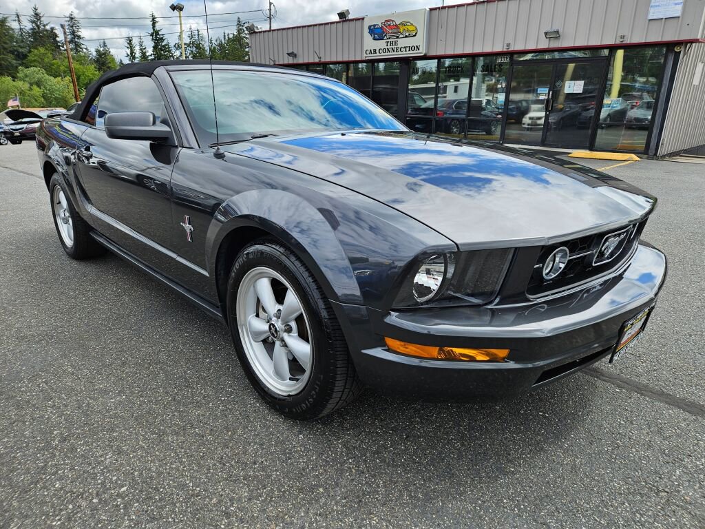 Used 2007 Ford Mustang Premium RWD image 3