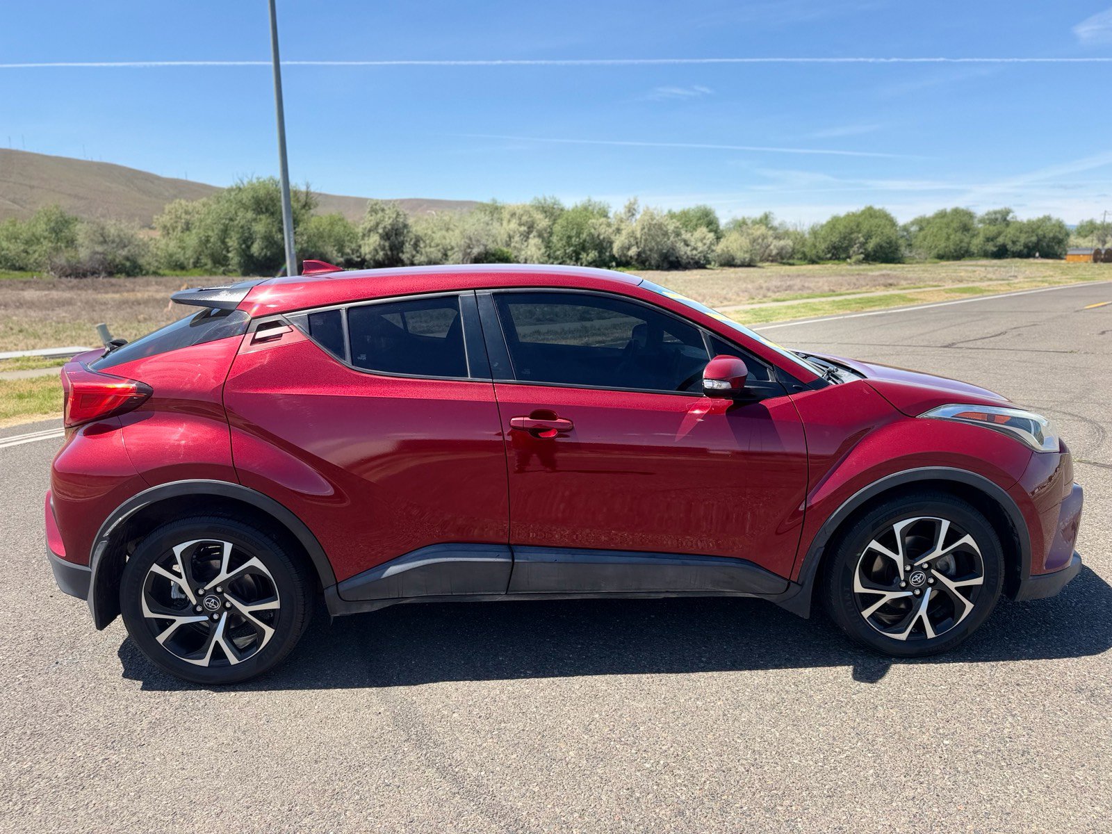 Used 2018 Toyota C-HR XLE FWD image 7