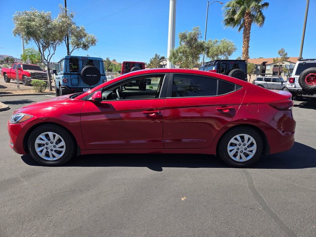 Used 2017 Hyundai Elantra SE image 3