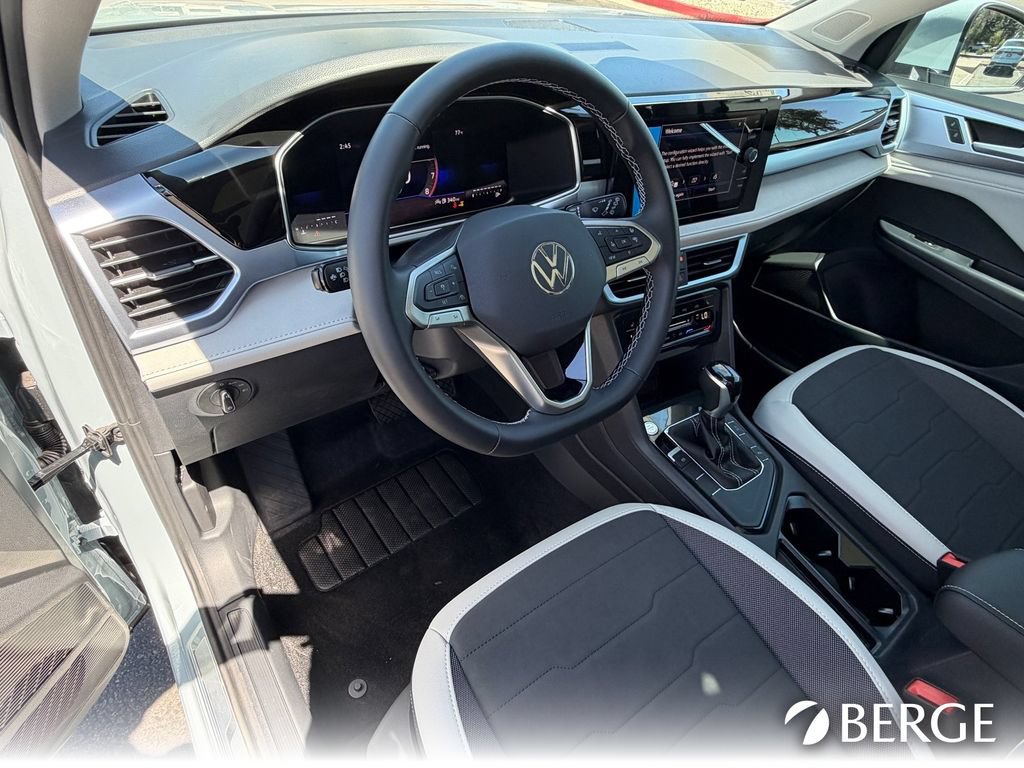 New 2026 Volkswagen Taos SE FWD image 16