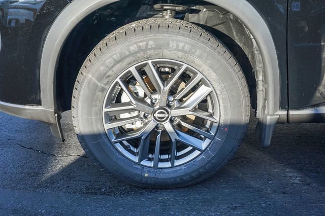 Used 2025 Nissan Rogue S image 11