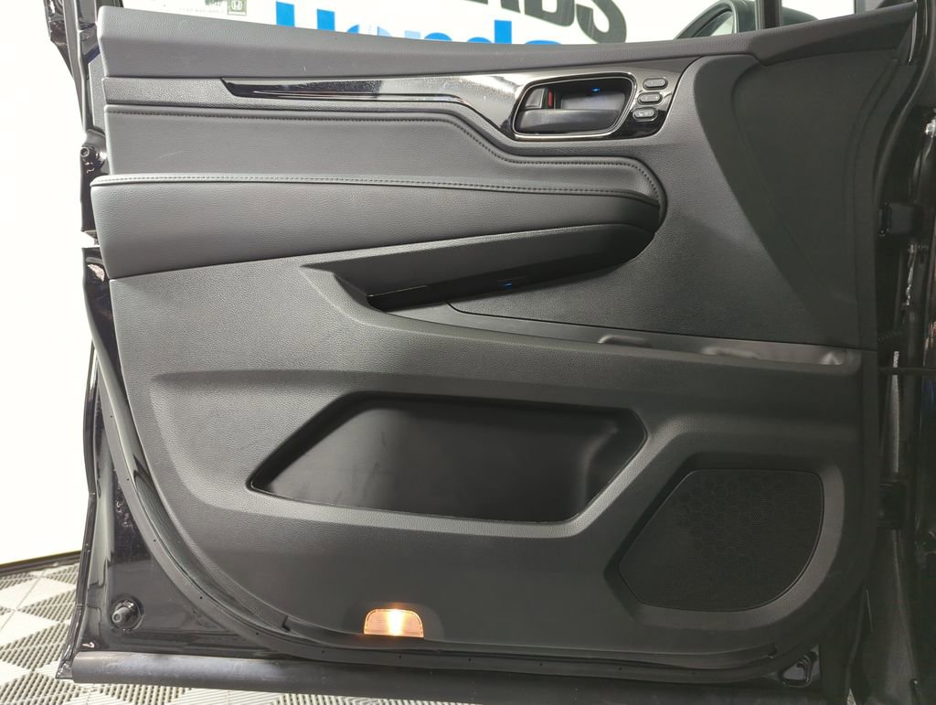 Certified 2025 Honda Odyssey Touring image 9