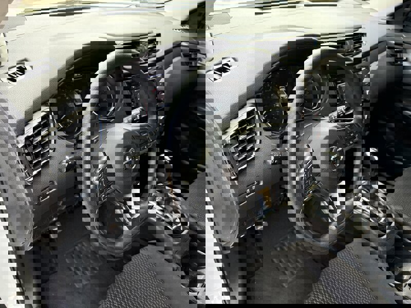 Used 2019 Nissan Rogue Sport S image 13