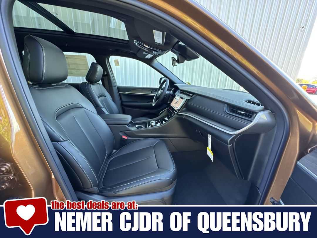 New 2026 Jeep Grand Cherokee L Limited w/ Limited Altitude Package AWD/4WD image 26