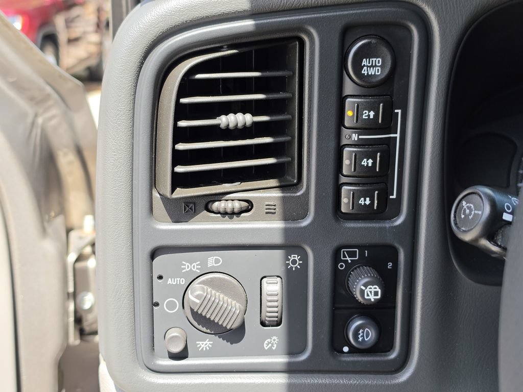 Used 2003 Chevrolet Tahoe LS AWD/4WD image 26