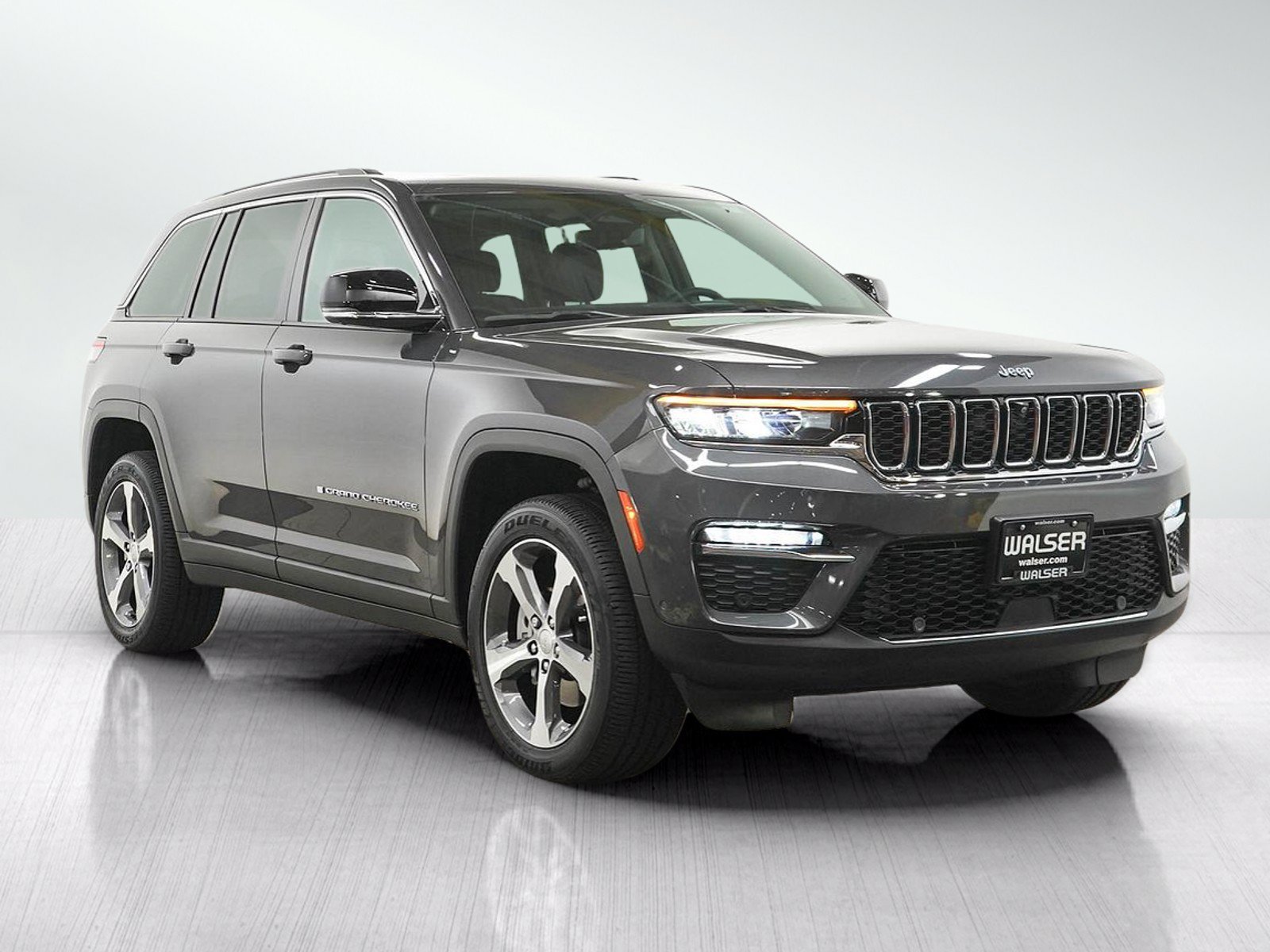 Used 2024 Jeep Grand Cherokee Limited 4xe w/ Luxury Tech Group II AWD/4WD image 7