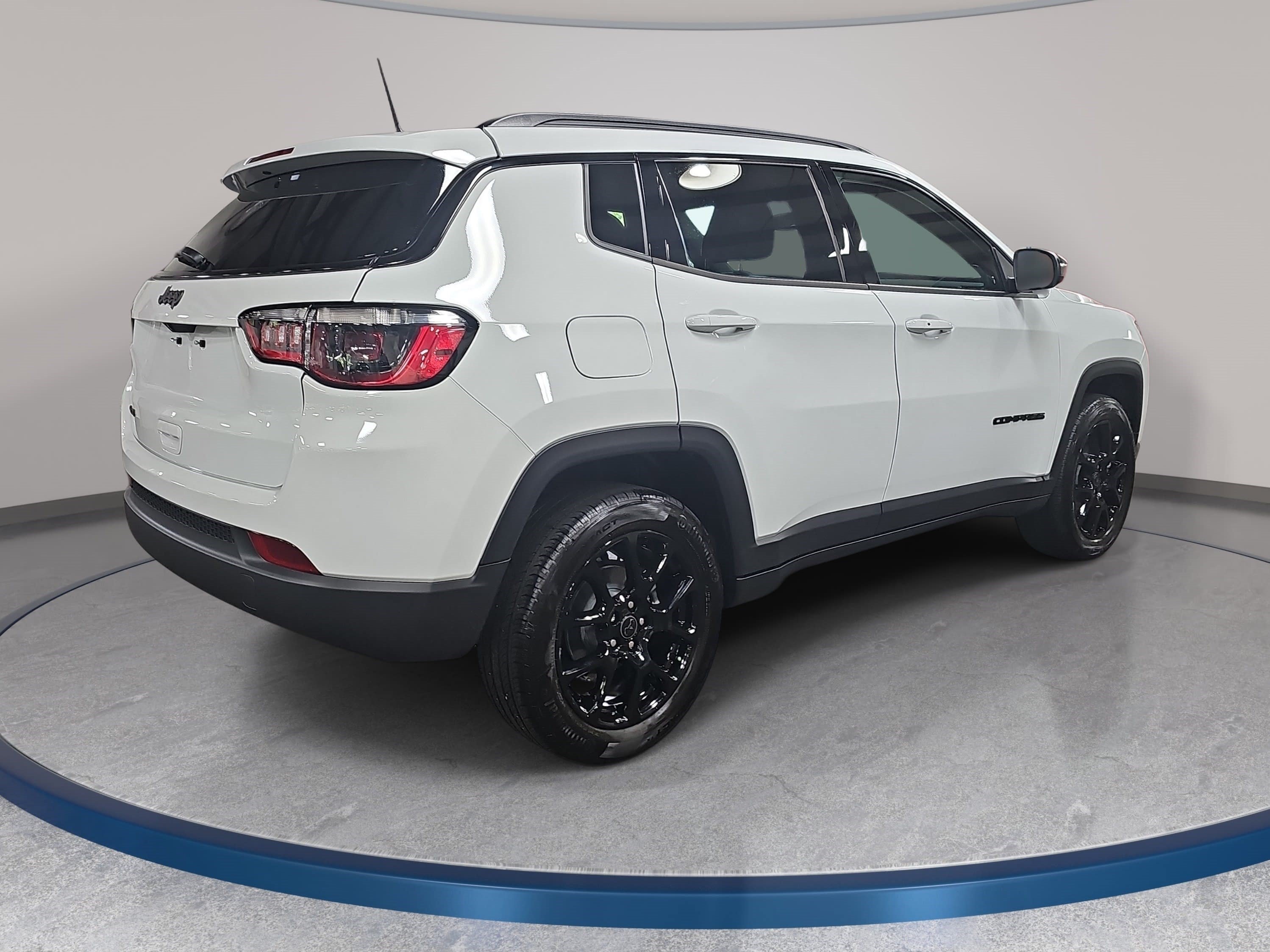 Used 2026 Jeep Compass Latitude AWD/4WD image 5