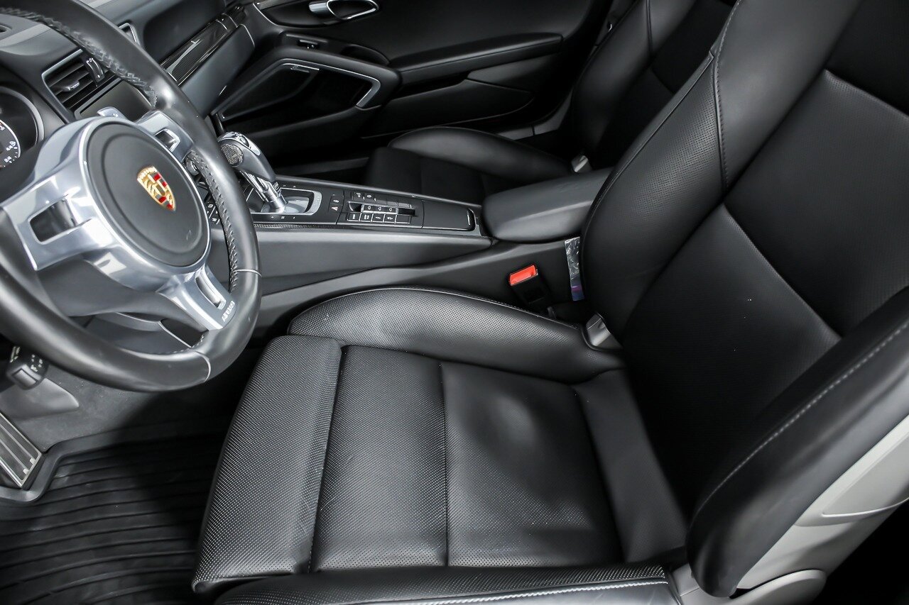 Used 2015 Porsche 911 Turbo AWD/4WD image 21
