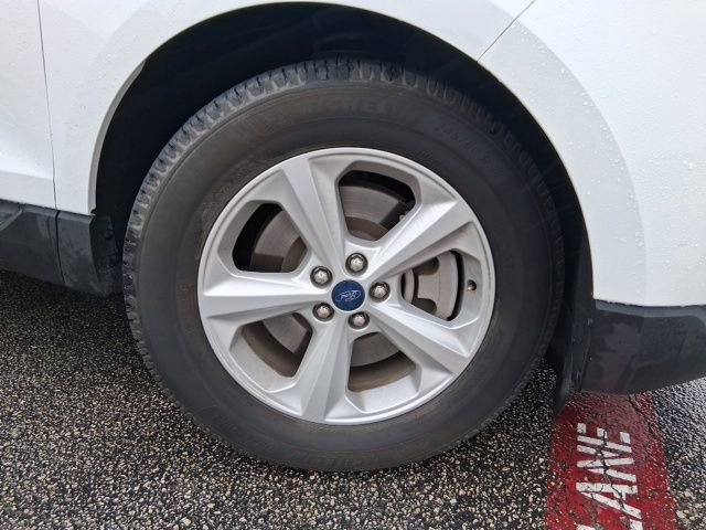 Used 2021 Ford Edge SE image 4
